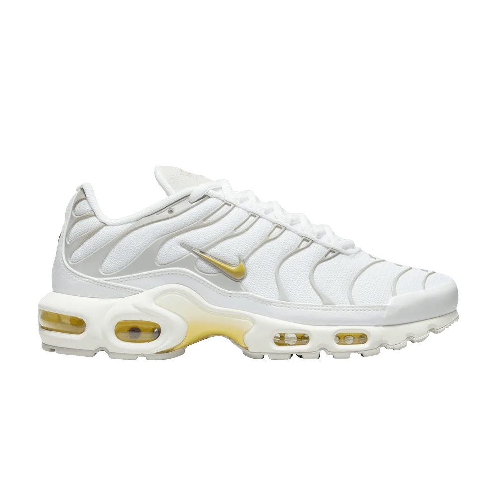 Krossovki-Nike-Wmns-Air-Max-Plus-White-Celery