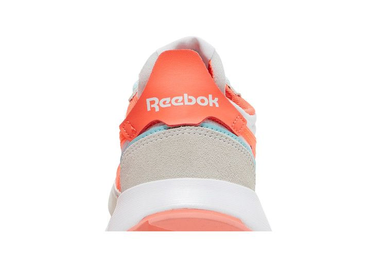 wmns-classic-leather-legacy-white-orange-flare-fy7435_06