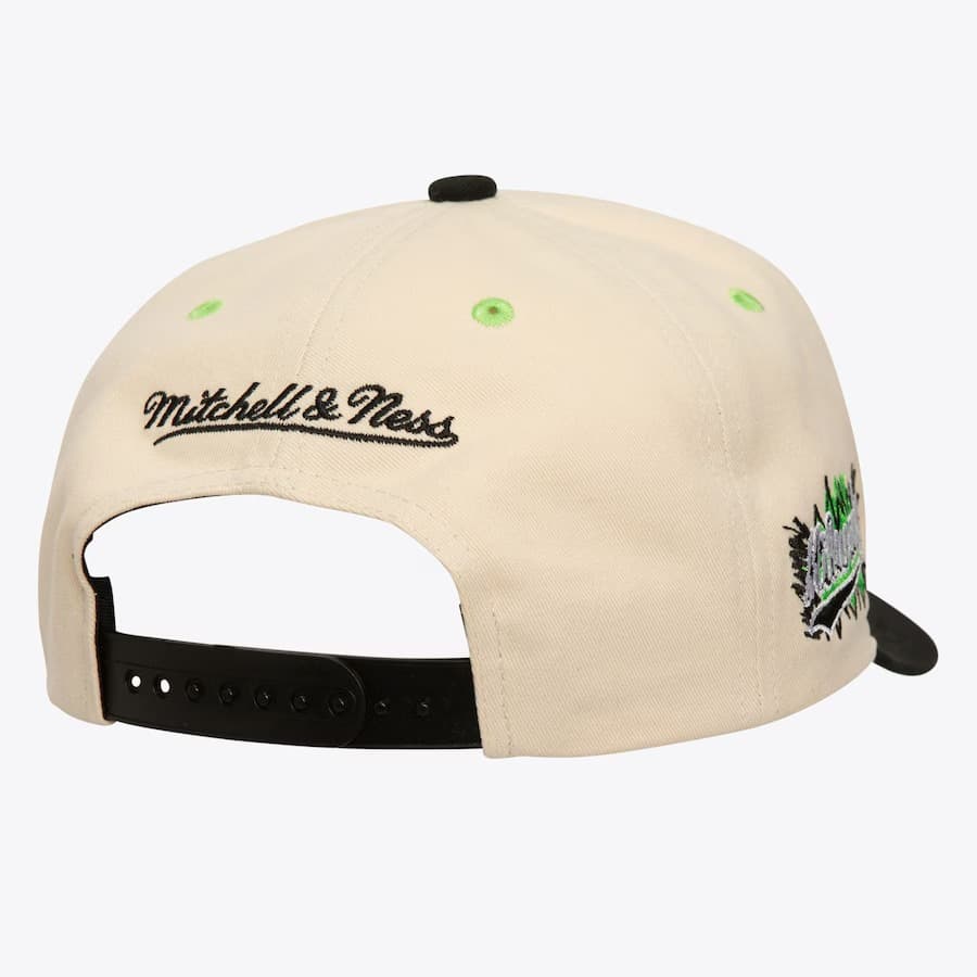 Mitchell-Ness-Cream-Milwaukee-Bucks-Hardwood-Classics-Overspray-Pro-Crown-Snapback-Hat-1