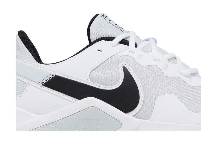 Кроссовки Nike Legend Essential 2 'Pure Platinum'