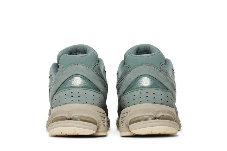Кроссовки Kith x New Balance 2002R 'Pistachio'