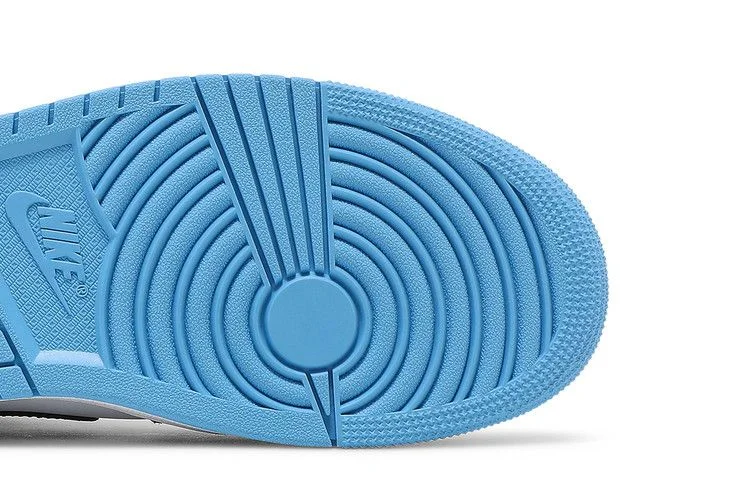 Кроссовки Wmns Air Jordan 1 Mid 'University Blue'