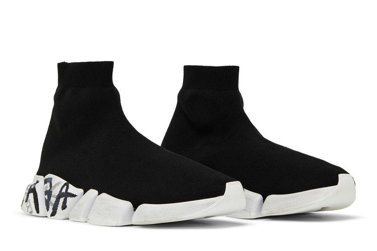 balenciaga-speed-2-0-sneaker-worn-out-graffiti-black-617239-w2dd4-1091_07