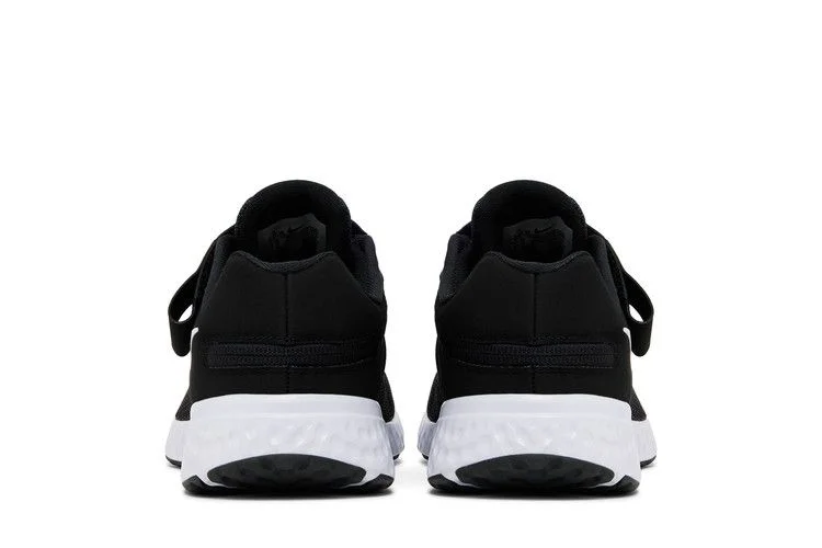 Кроссовки Nike Revolution 6 FlyEase GS 'Black White'