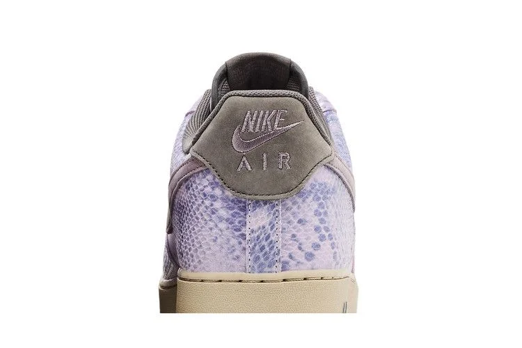 Кроссовки Nike Air Force 1 '07 LV8 'Snakeskin Pack - Doll'