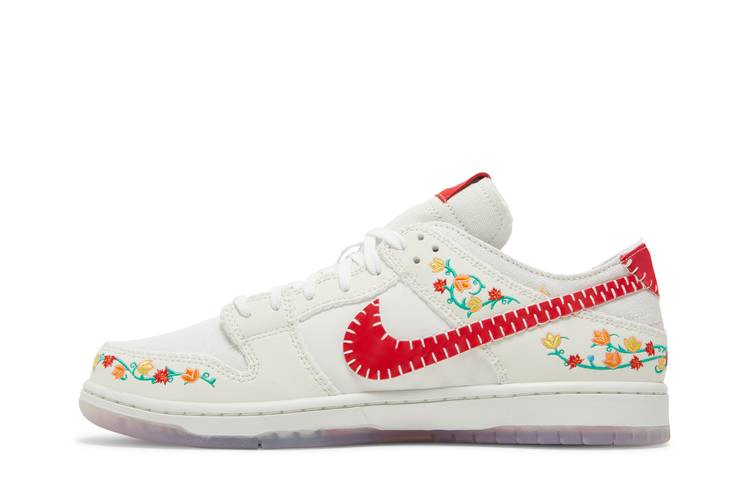 dunk-low-decon-sb-n7-white-university-red-fd6951-700_02