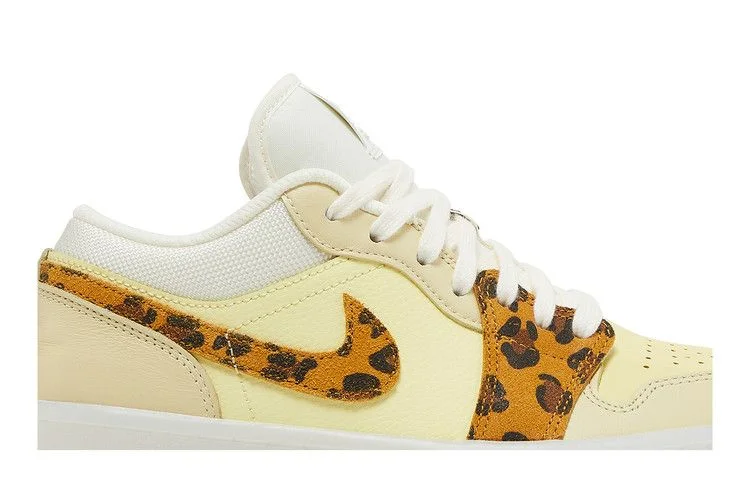 Кроссовки Wmns Air Jordan 1 Low 'SNKRS Day'