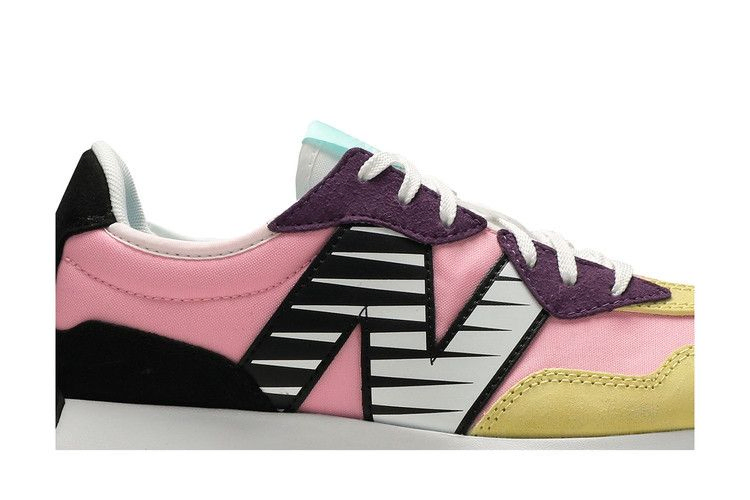 Кроссовки Foot Locker x New Balance Wmns 327 'Collective - Pink'