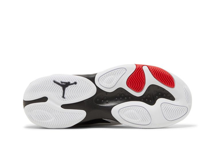 jordan-max-aura-4-white-university-red-dn3687-106_03