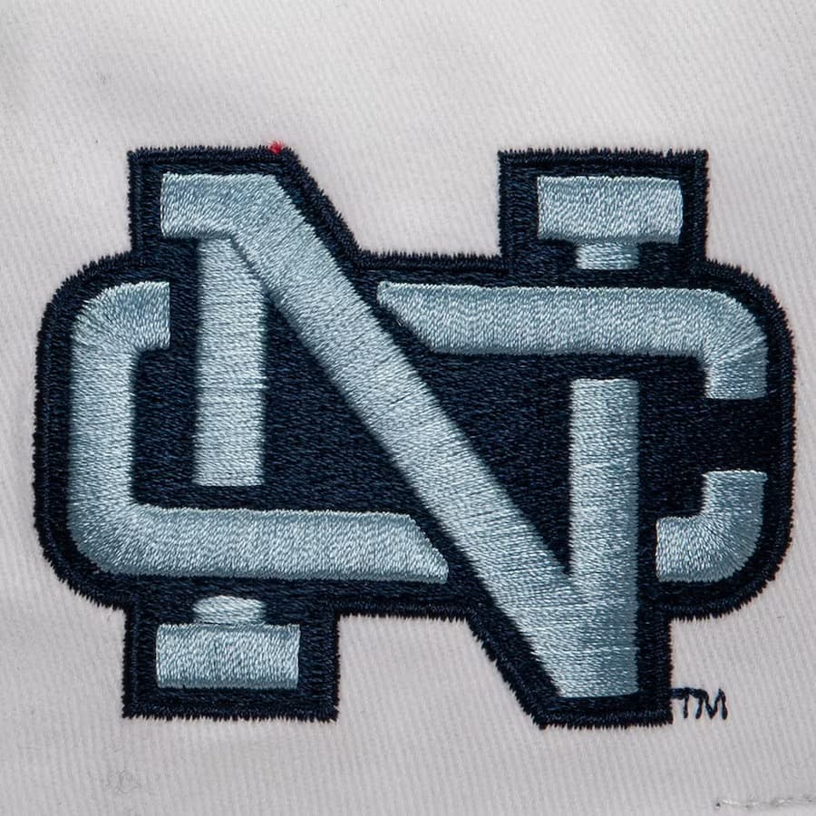 Бейсболка Mitchell & Ness White North Carolina Tar Heels Vault Collection Tail Sweep Pro Snapback Hat