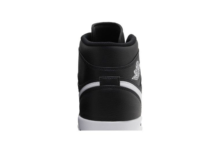 air-jordan-1-retro-mcs-black-white-av5354-011_06