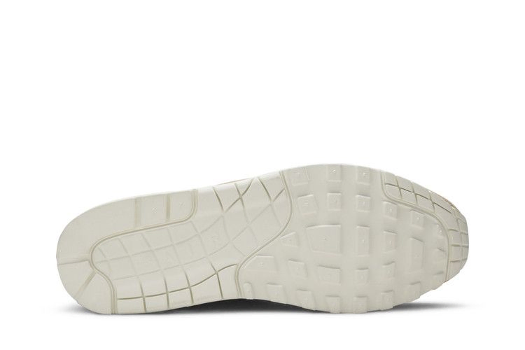 nikelab-air-max-1-pinnacle-859554-200_03