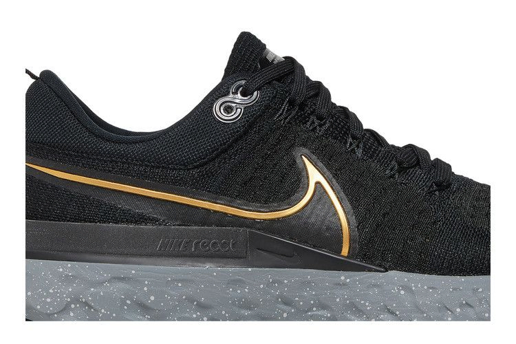 Кроссовки Nike React Infinity Run Flyknit 2 'Black Metallic Gold'