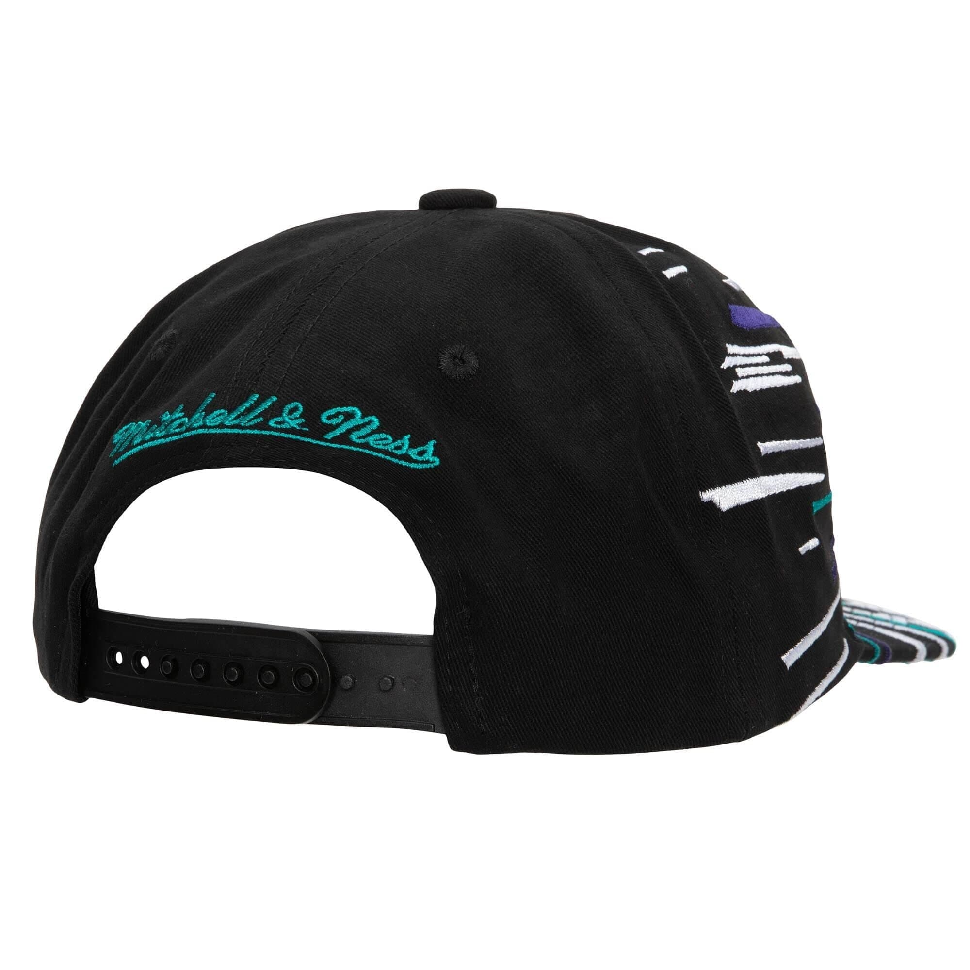 Mitchell-Ness-Burst-Deadstock-Snapback-HWC-Charlotte-Hornets-Hat-1