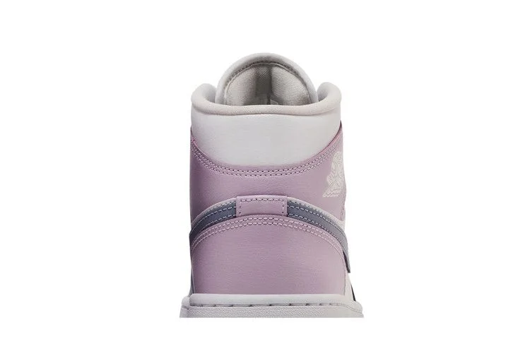 Кроссовки Wmns Air Jordan 1 Mid 'Indigo Haze Doll'