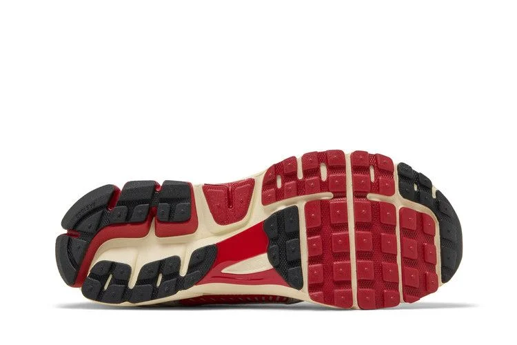 Кроссовки Nike Zoom Vomero 5 'Gym Red Chrome'