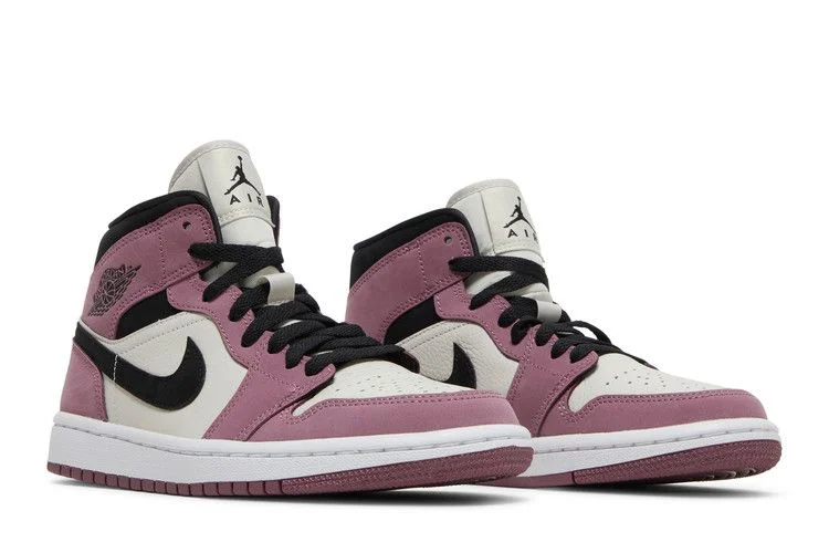 Krossovki-Wmns-Air-Jordan-1-Mid-SE-Berry-Pink-7
