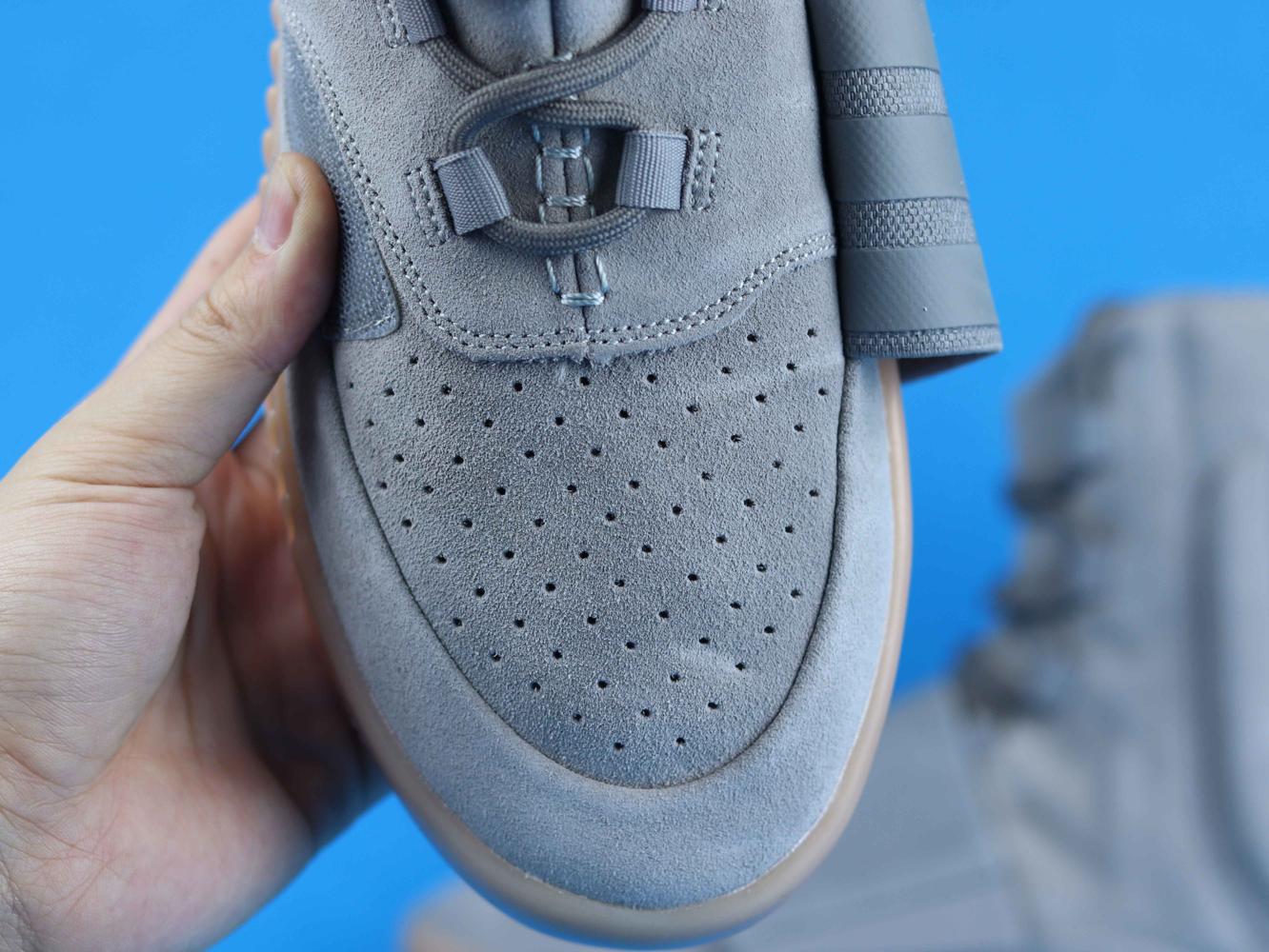 adidas-Yeezy-Boost-750-Light-Grey-Glow-In-the-Dark-14