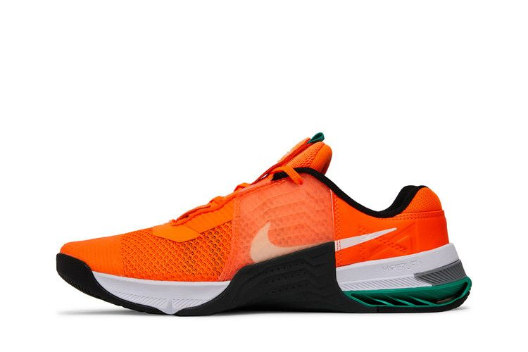 metcon-7-total-orange-clear-emerald-cz8281-883_02