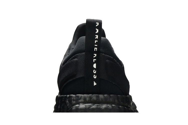 karlie-kloss-x-wmns-solarglide-triple-black-fw6773_06