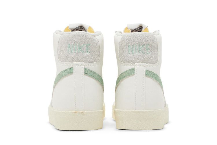 blazer-mid-77-premium-certified-fresh-sail-enamel-green-do9787-100_05