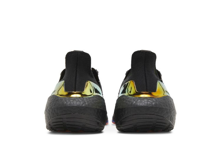 ultraboost-22-linear-energy-black-hq0965_05