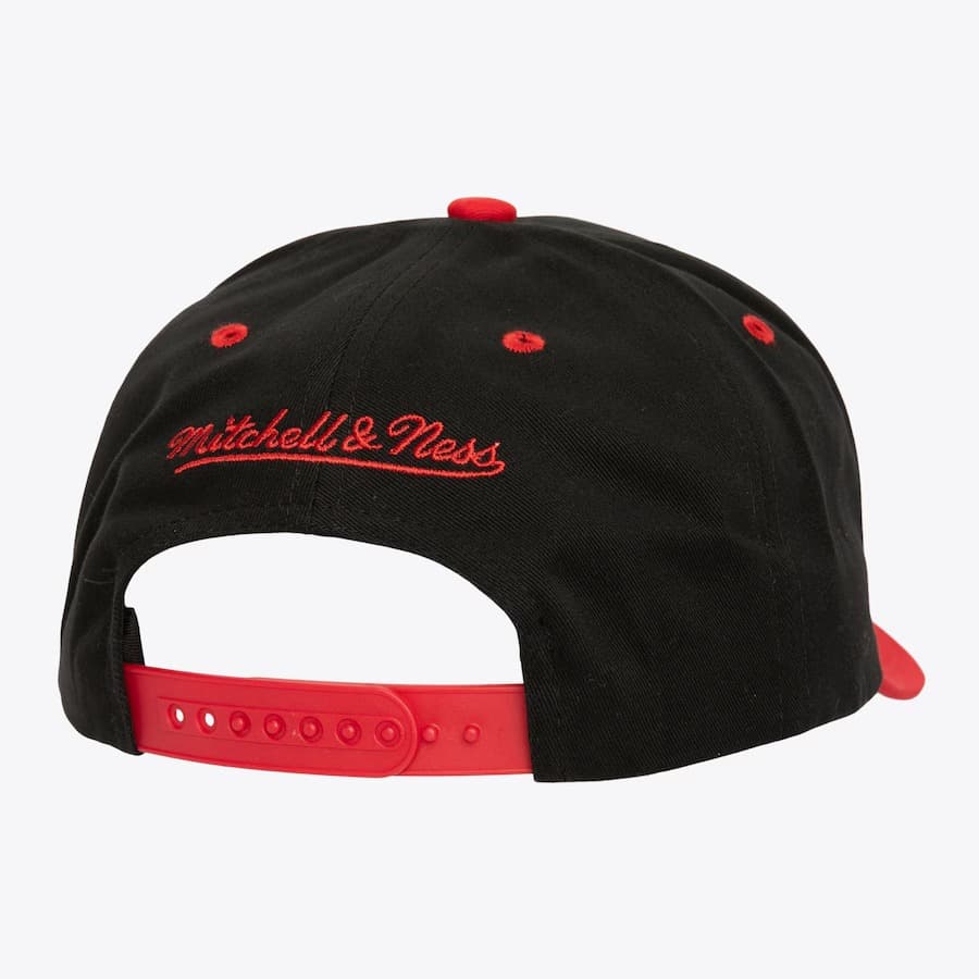 Бейсболка Mitchell & Ness Black New Jersey Devils Script Arch Pro Pro Crown Snapback Hat