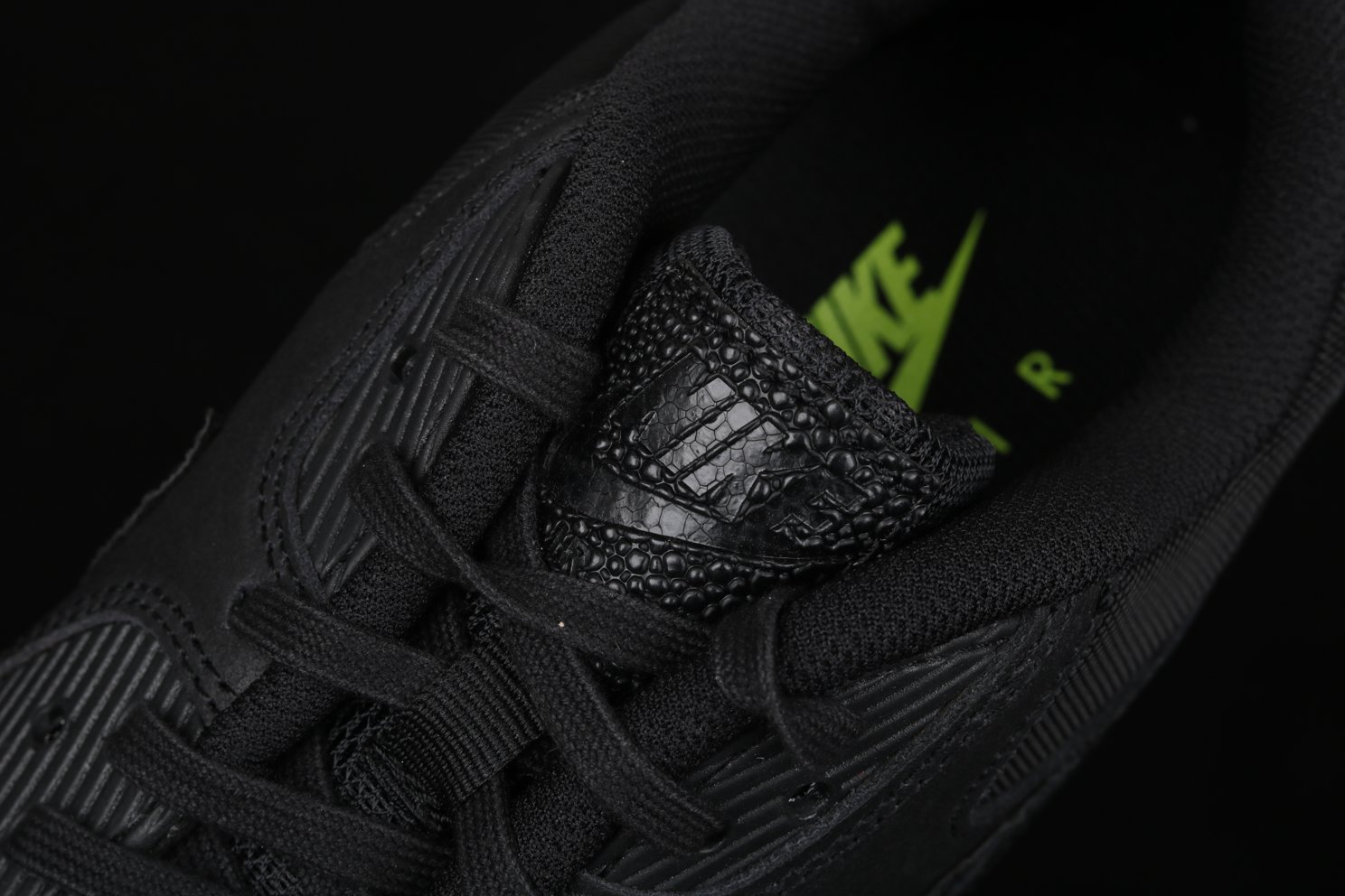 Air-Max-90-Night-Ops-10