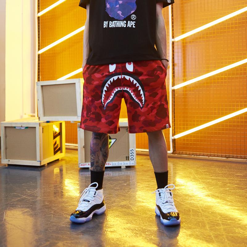 Спортивные шорты BAPE Color Camo Shark Sweatshorts Red