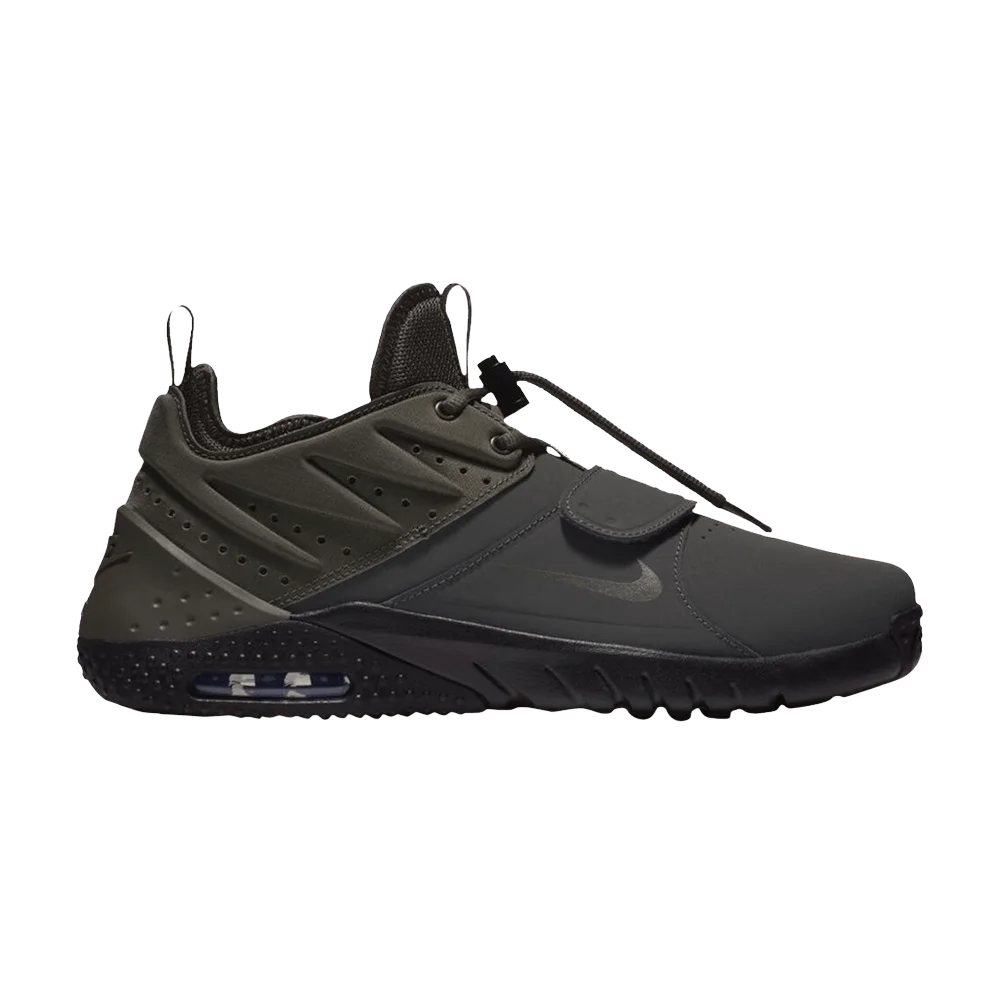 Krossovki-Nike-Air-Max-Trainer-1-Leather-Newsprint