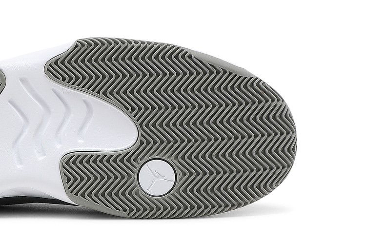 Кроссовки Air Jordan Max Aura 2 'Medium Grey'