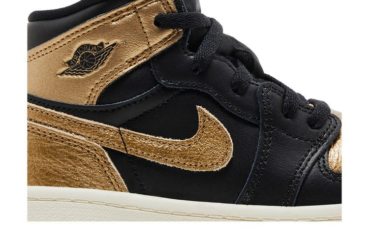 air-jordan-1-retro-high-og-td-black-metallic-gold-fd1413-071_01