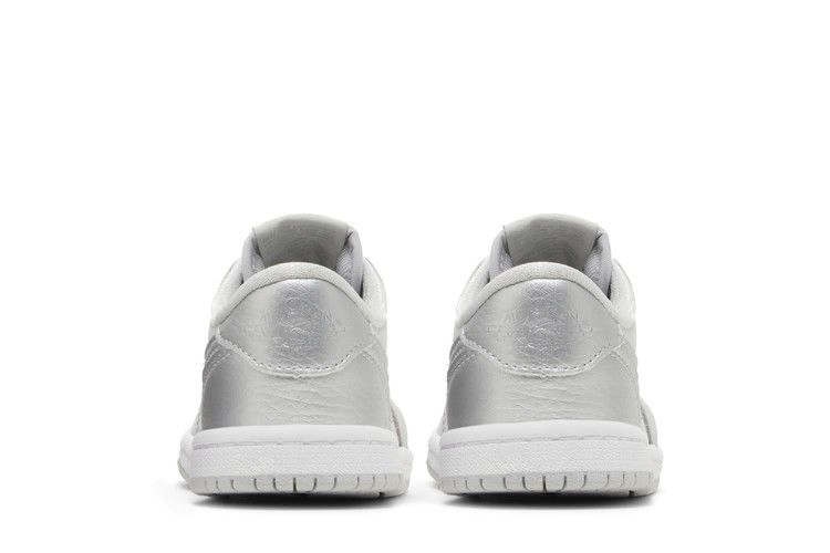 air-jordan-1-retro-low-og-td-metallic-silver-fq5435-002_05