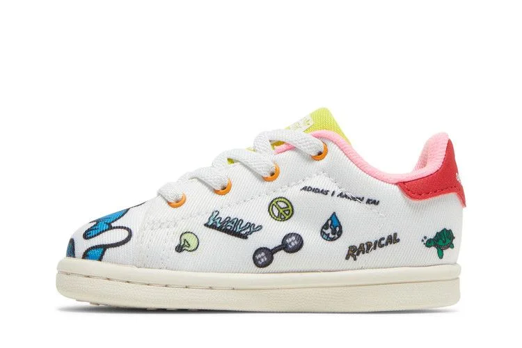Krossovki-Aaron-Kai-x-adidas-Stan-Smith-Primeblue-Infant-Doodles-2