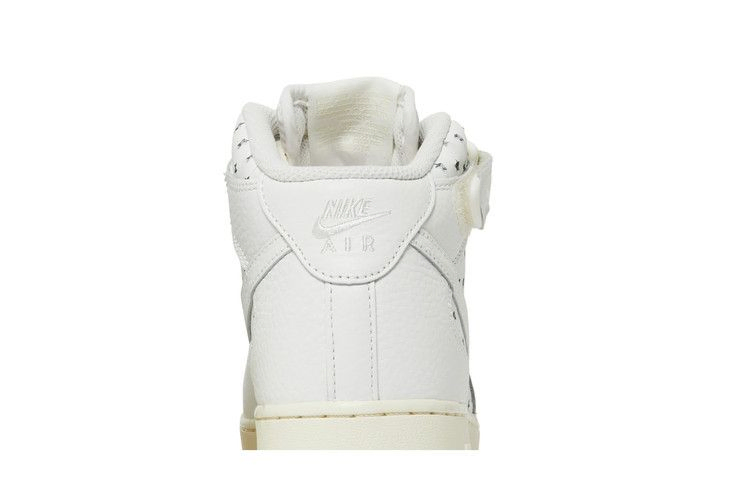 Кроссовки Nike Wmns Air Force 1 Mid 'Cut Out Stars'