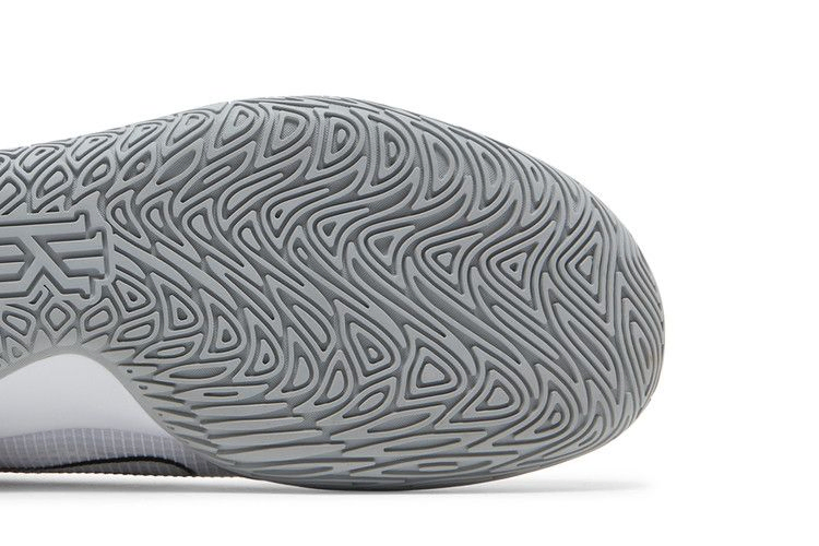 Кроссовки Nike Kyrie Flytrap 4 'White Metallic Silver'