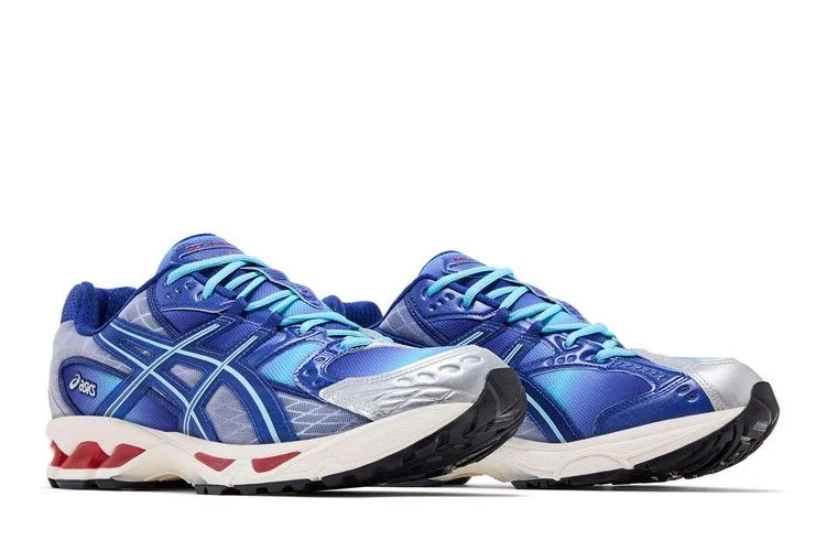 Krossovki-Marvel-vs.-Capcom-x-Kith-x-ASICS-Gel-Nimbus-10.1-Double-Box-Iron-Man-vs.-Mega-Man-With-Comic-Book-8