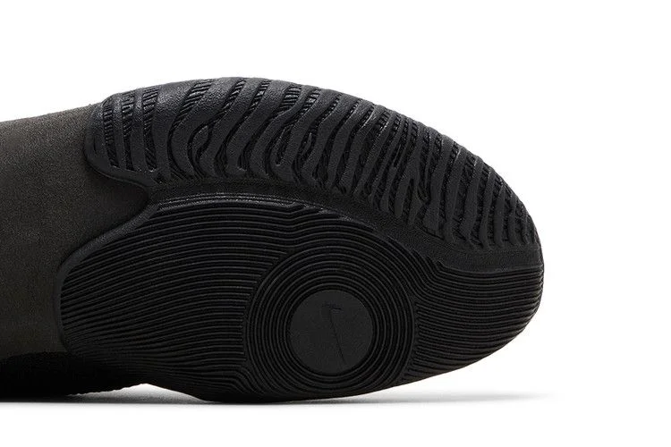 Кроссовки Nike Tawa 'Black Metallic Silver'