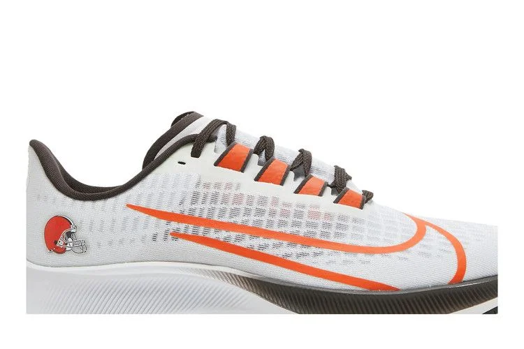 Krossovki-Nike-Air-Zoom-Pegasus-37-Cleveland-Browns-1