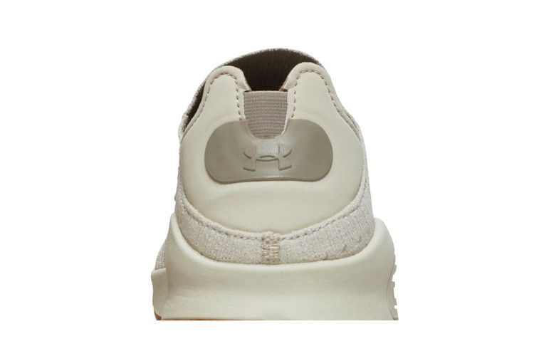 Кроссовки Under Armour Curry 4 Low GS 'Beige Gum'