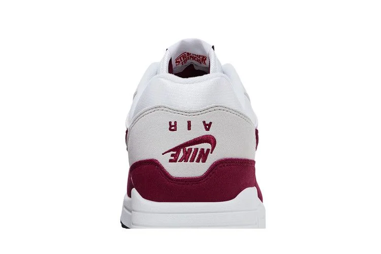 Krossovki-Stranger-Things-x-Nike-Air-Max-1-Steve-Harrington-6