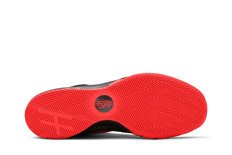 kyrie-1-dream-705277-016_03