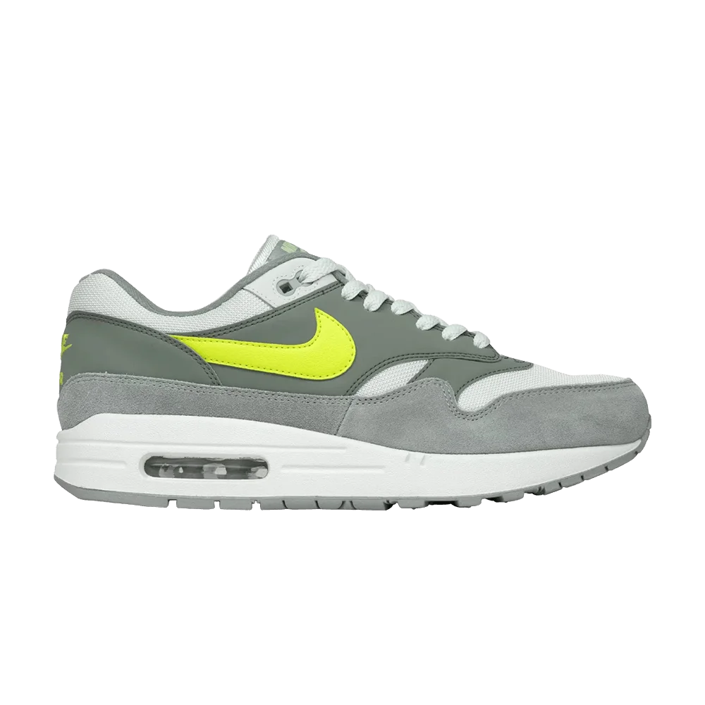 Krossovki-Nike-Air-Max-1-Mica-Green-Volt