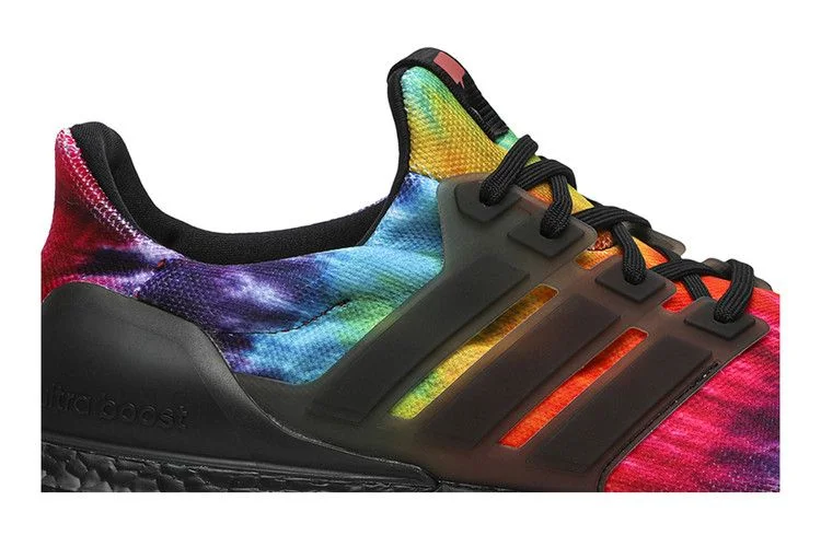 Krossovki-Nice-Kicks-x-adidas-UltraBoost-Woodstock-Black-Special-Box-1