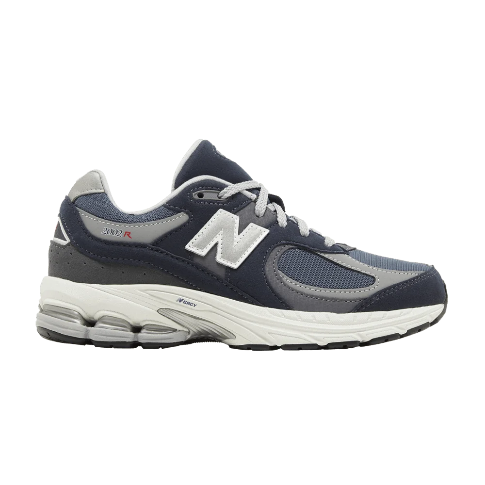 Krossovki-New-Balance-2002R-Big-Kid-Wide-Eclipse-Silver-Metallic