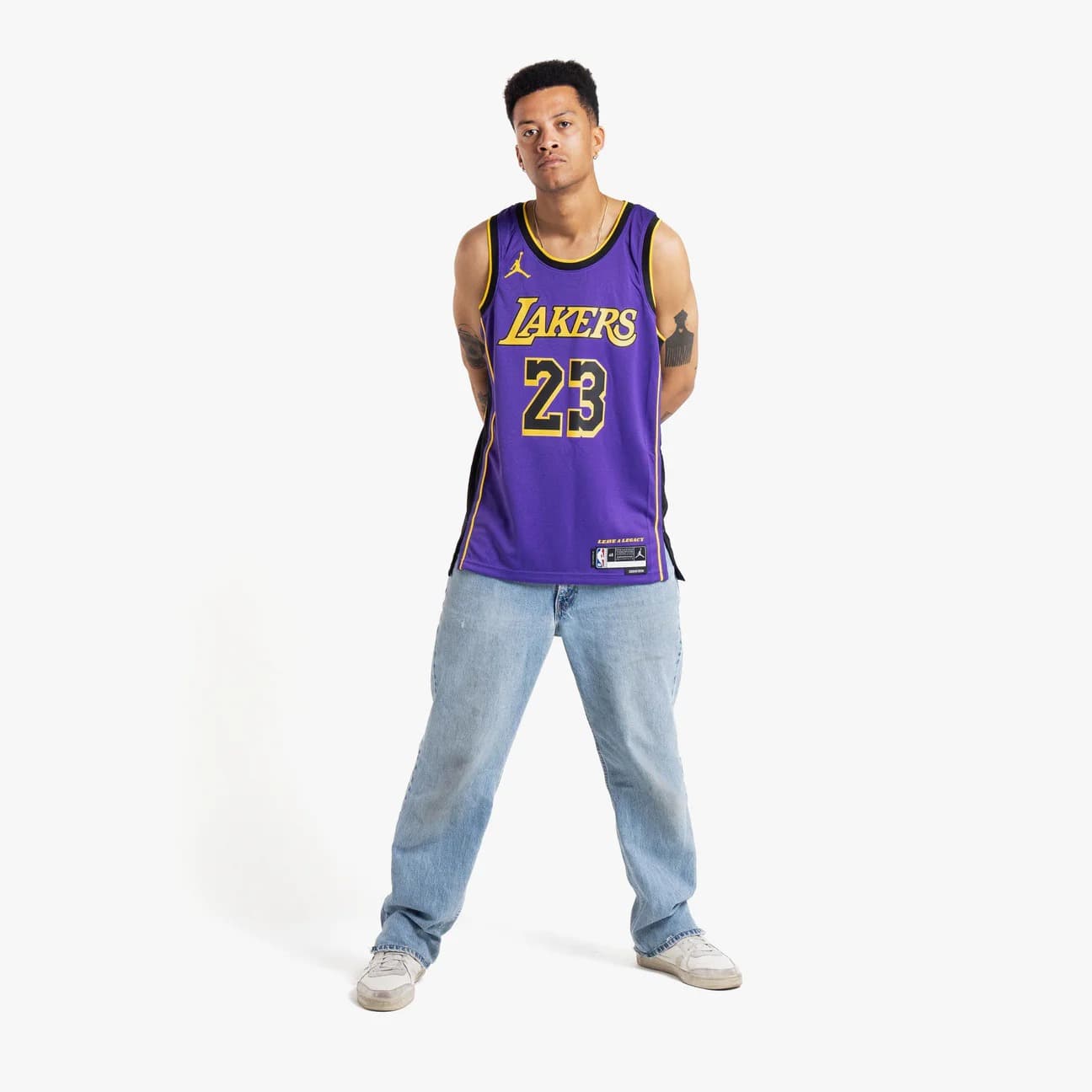 Баскетбольная джерси 2023-24 Los Angeles Lakers LeBron James #23 Swingman Statement Edition Purple Jersey