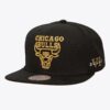 Mitchell-Ness-Black-Chicago-Bulls-Core-VI-OG-Snapback-Hat-100x100