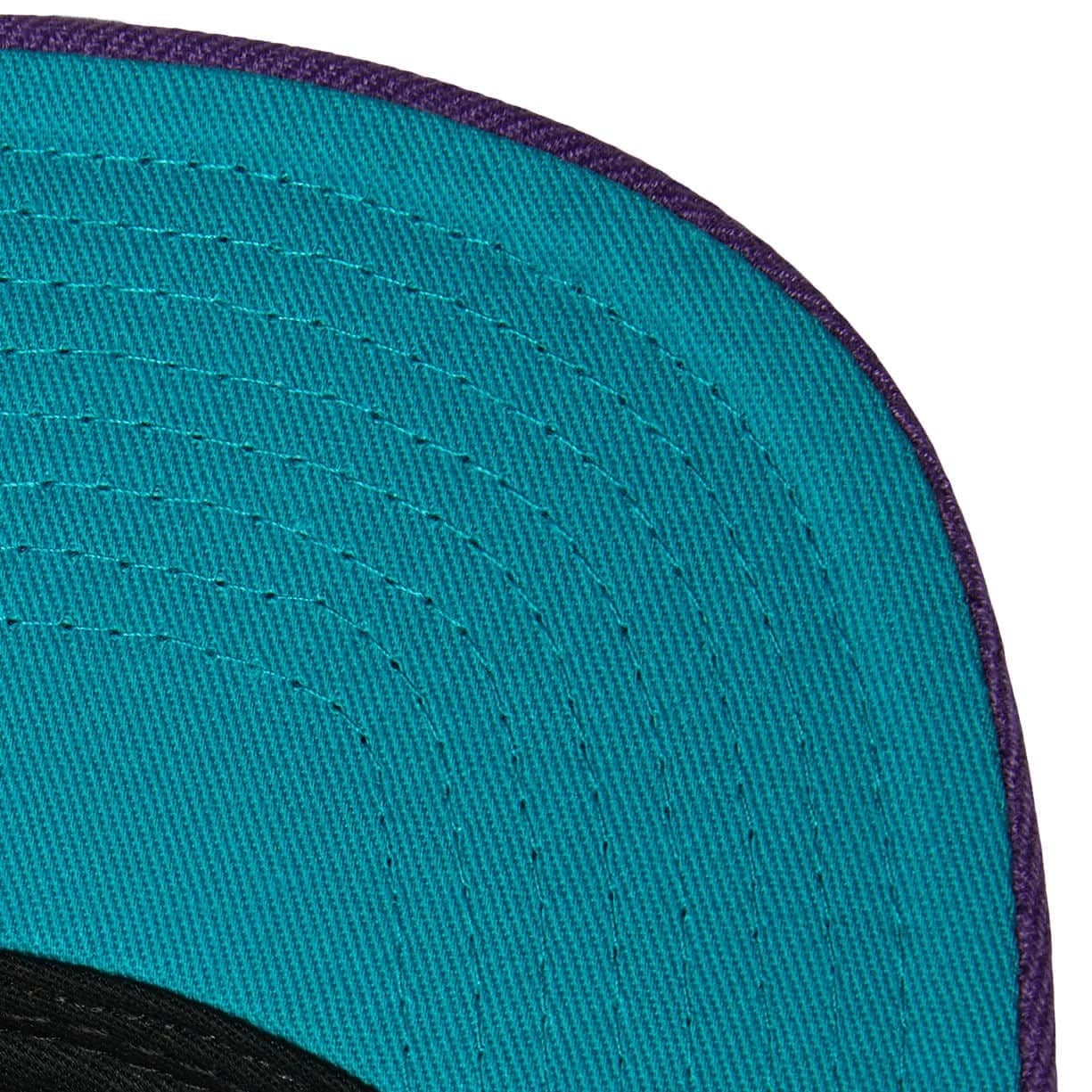 Mitchell-Ness-Violet-Views-Snapback-HWC-Charlotte-Hornets-Hat-3