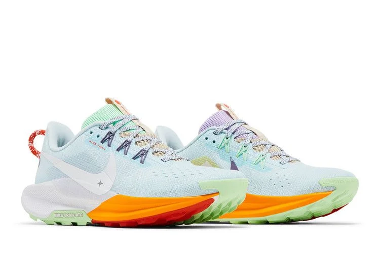 Krossovki-Nike-Wmns-Pegasus-Trail-5-Sundial-Daybreak-7
