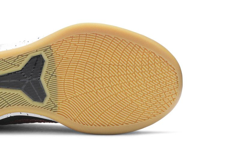 kobe-a-d-black-gum-922482-006_04